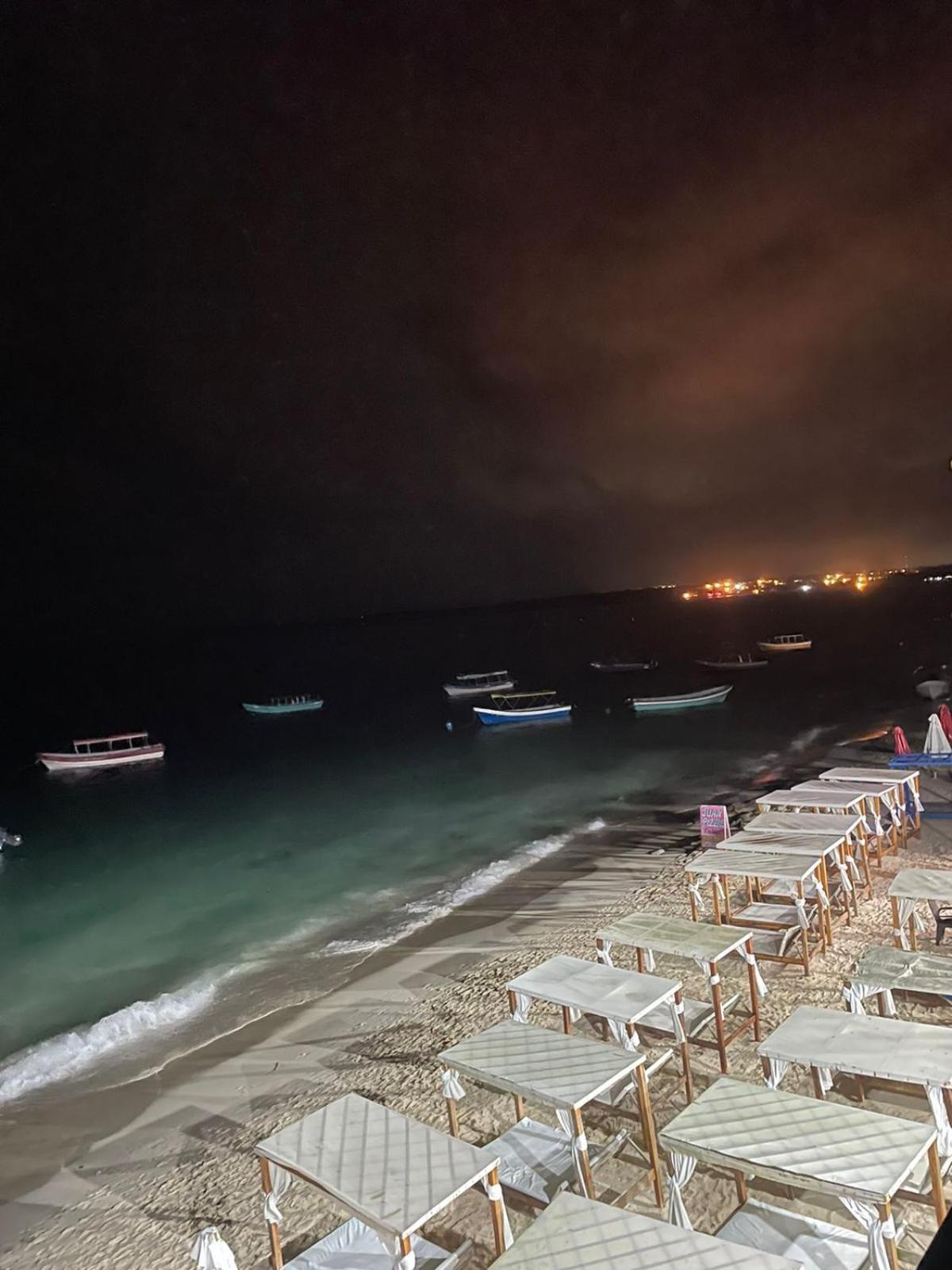 Mandala Beach Club 호텔 Pendales 외부 사진